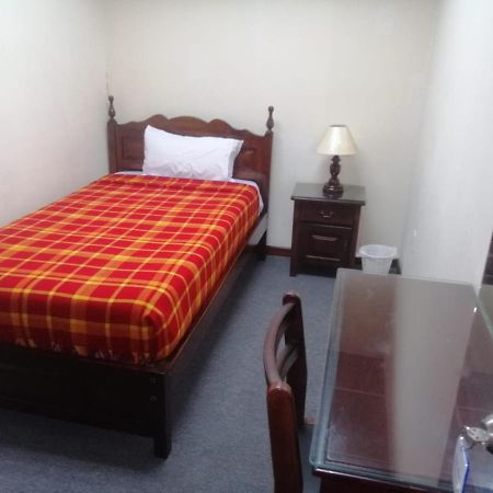Hostal Victoria Quito Exterior photo