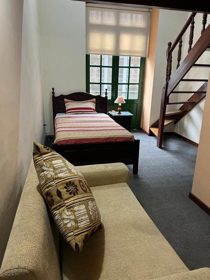 Hostal Victoria Quito Exterior photo