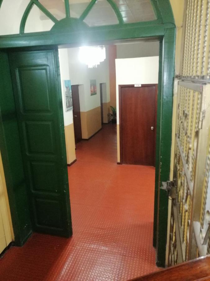 Hostal Victoria Quito Exterior photo