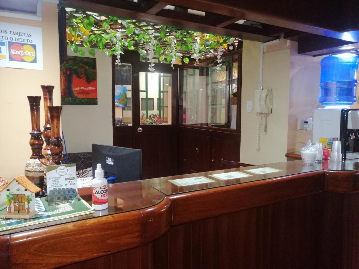 Hostal Victoria Quito Exterior photo