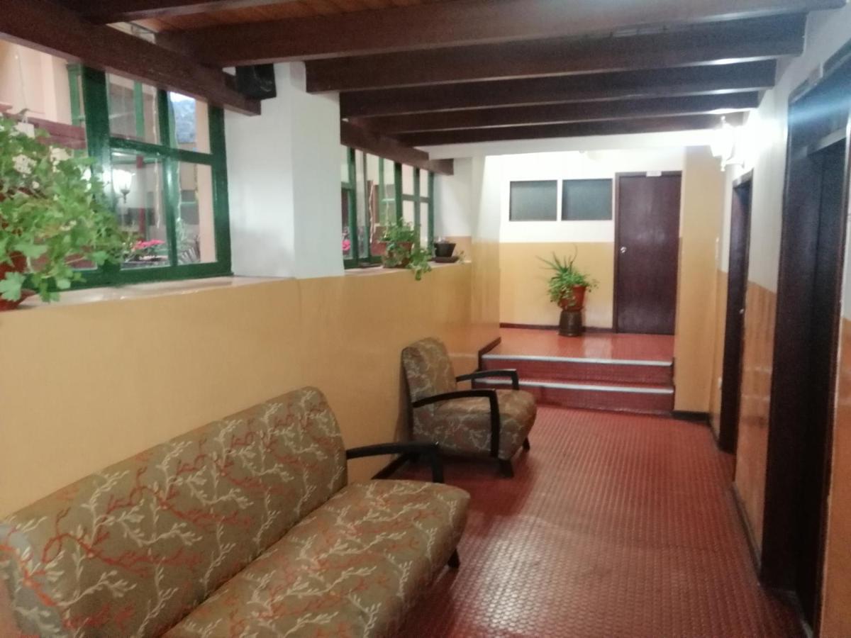 Hostal Victoria Quito Exterior photo