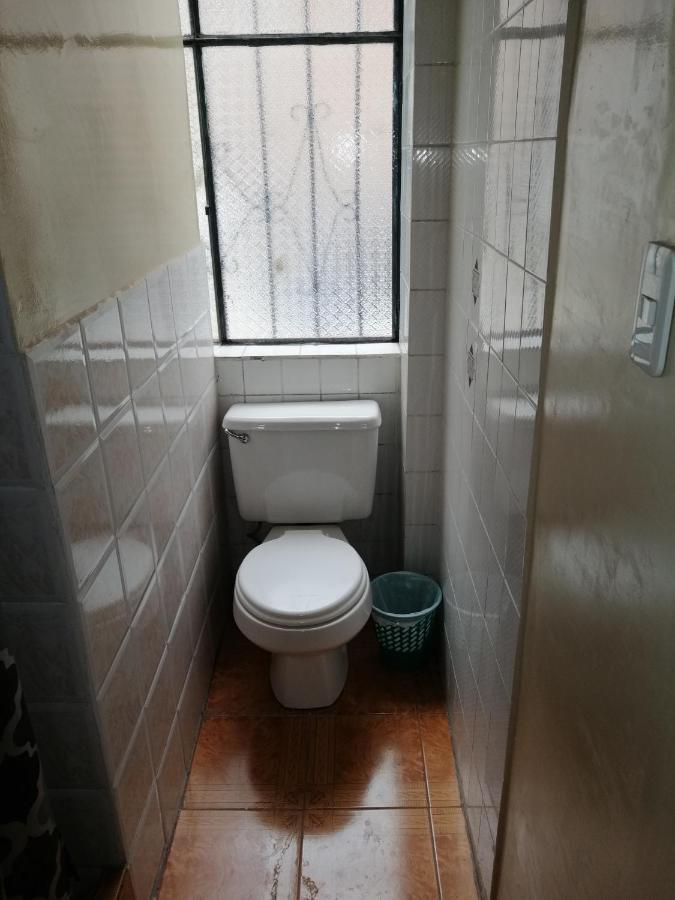 Hostal Victoria Quito Exterior photo